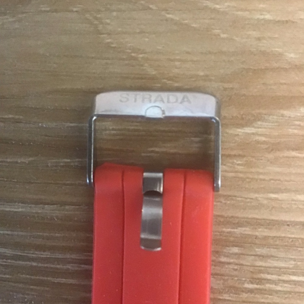Strada Red Watch - Picture 4 of 4